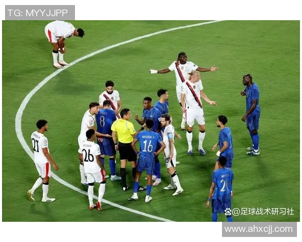 曼城小胜里昂引发争议判罚全场沸腾瞬间回顾