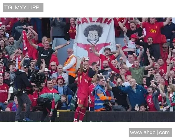 意甲激战巴黎圣日耳曼险胜利物浦引发转会风波与球迷热议